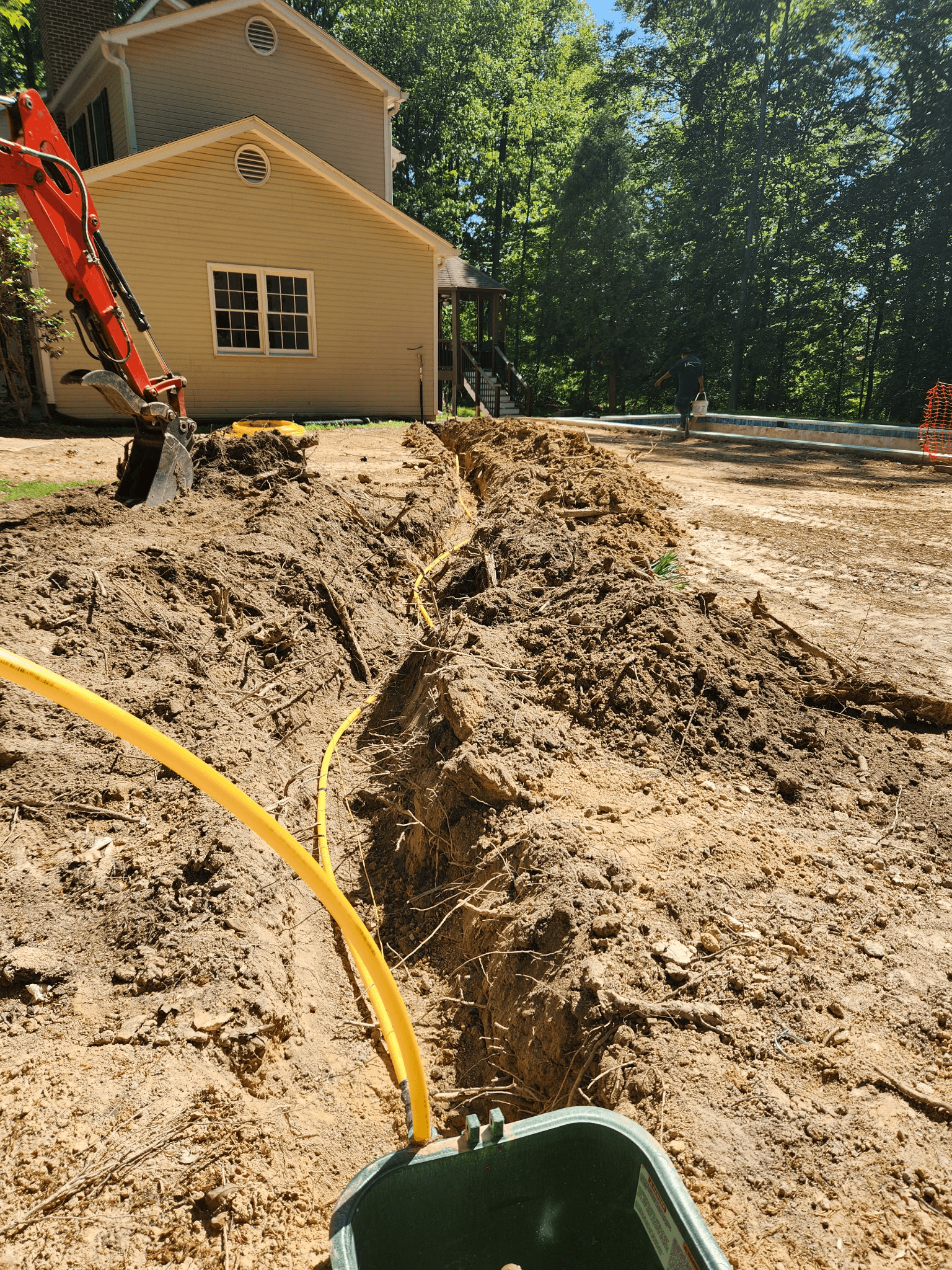 Installed a new underground gas line with proper trenching, routing, pressure testing, and safe fuel delivery for long-term reliability.